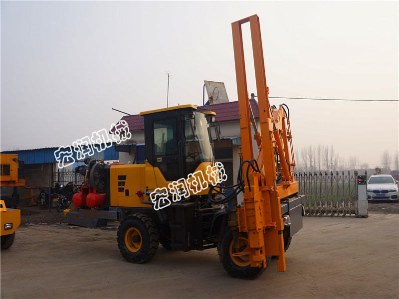 公路護(hù)欄打樁機(jī)液壓錘怎么操作？宏潤機(jī)械