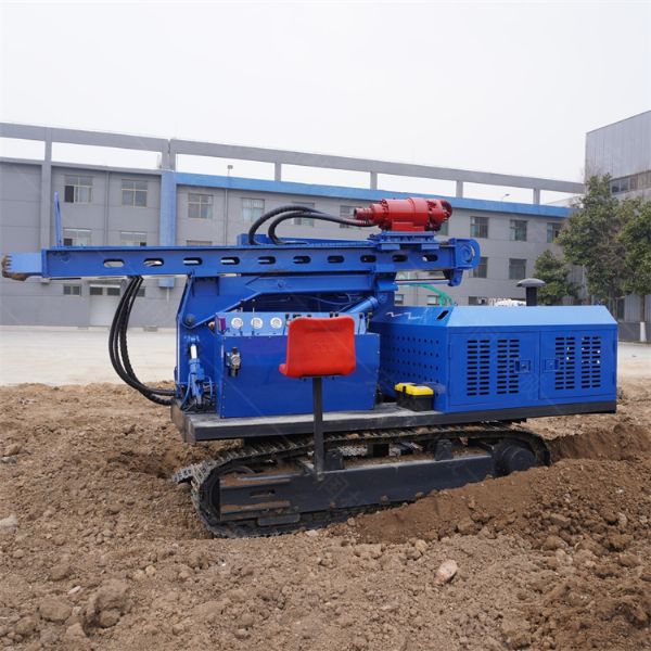 太陽(yáng)能光伏電站打樁機(jī) 螺旋引孔新品展示